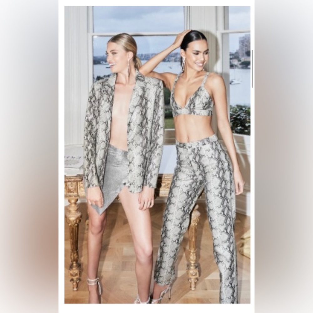 Snakeskin leather blazer. Showpo. Size 4. Part of set. Still in packaging